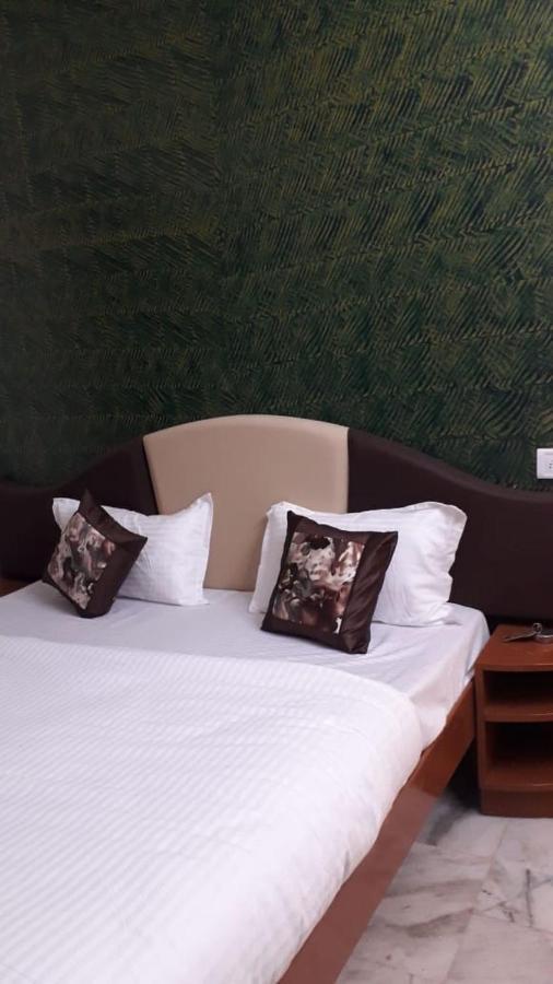 Paradise Hotel For Couples Ábú-hegy Kültér fotó